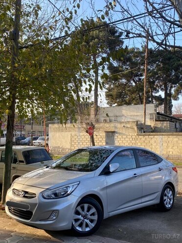 Hyundai Accent-6