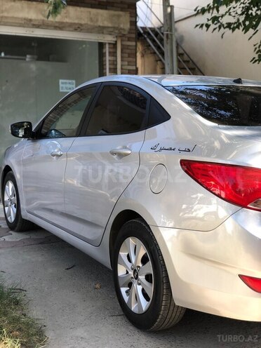 Hyundai Accent-9