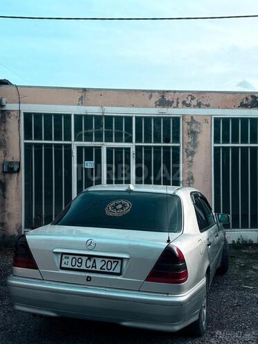 Mercedes C 200-2