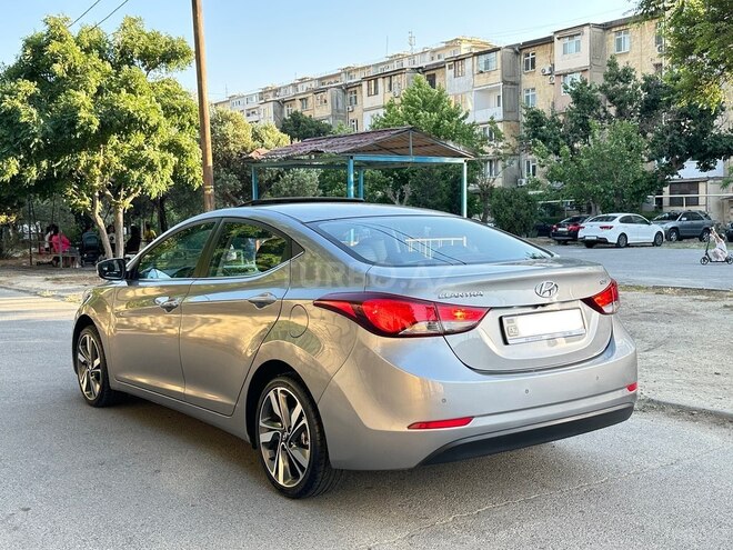 Hyundai Elantra-5