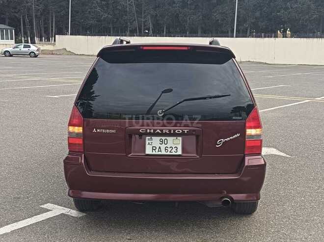Mitsubishi Chariot Grandis-3