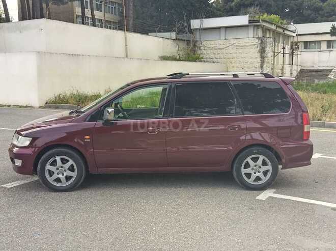 Mitsubishi Chariot Grandis-5