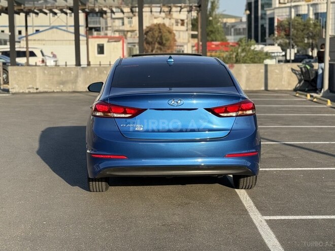 Hyundai Elantra-2
