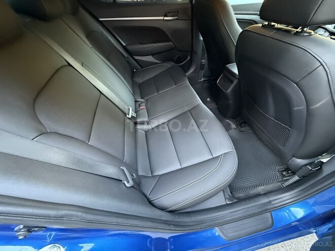 Hyundai Elantra-20