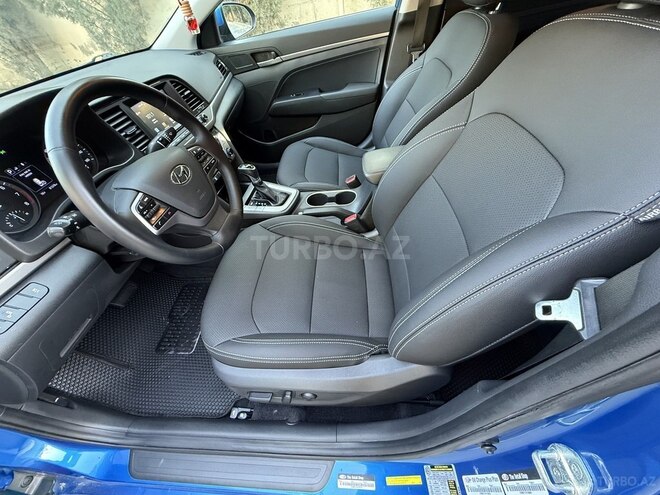 Hyundai Elantra-19