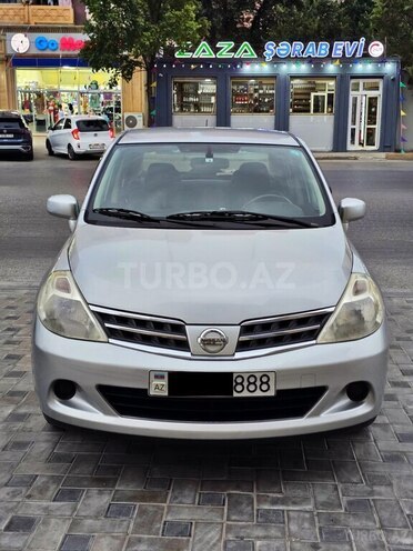 Nissan Tiida-1