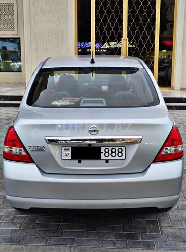 Nissan Tiida-2