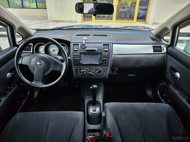 Nissan Tiida-5