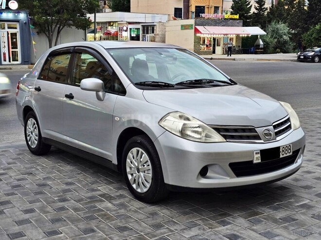 Nissan Tiida-4