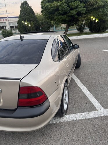 Opel Vectra-3