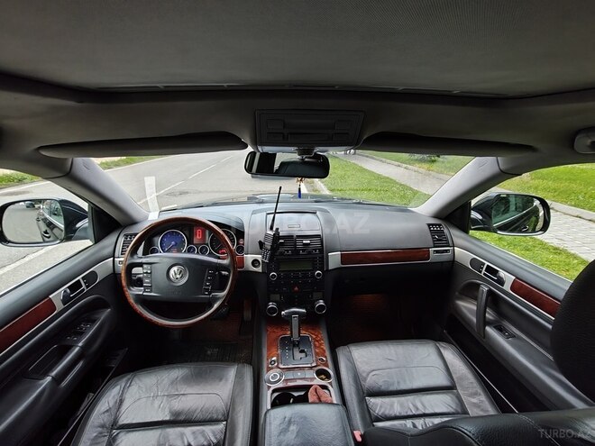Volkswagen Touareg-2