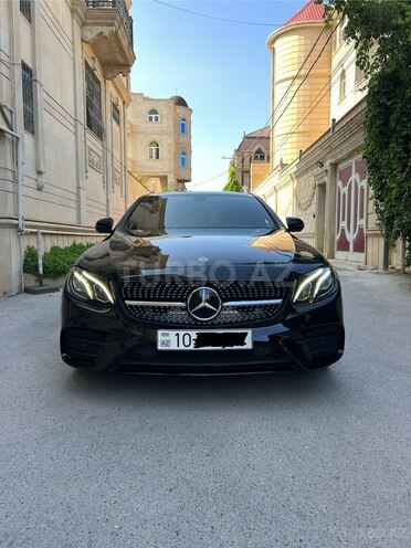Mercedes E 220 d-3