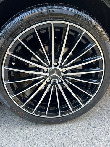 Mercedes E 220 d-9