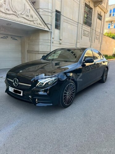 Mercedes E 220 d-1