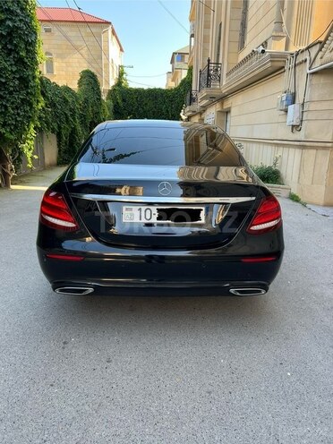 Mercedes E 220 d-6
