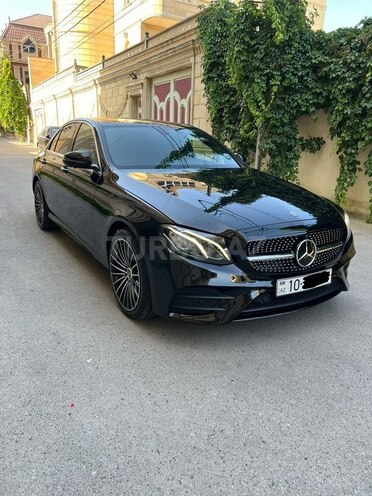 Mercedes E 220 d-2