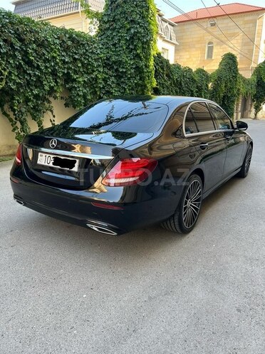 Mercedes E 220 d-5