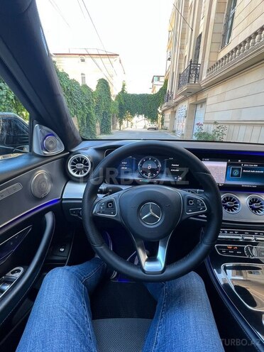 Mercedes E 220 d-12
