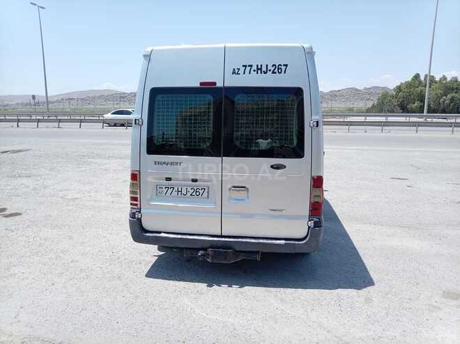Ford Transit-3