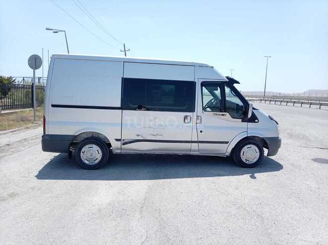 Ford Transit-7