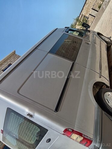 Ford Transit-5
