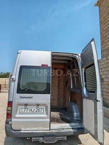 Ford Transit-11