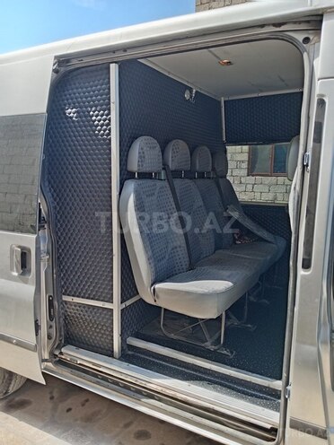 Ford Transit-8