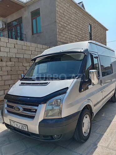 Ford Transit-16