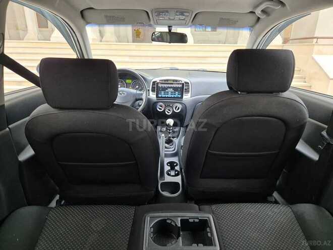 Hyundai Accent-6
