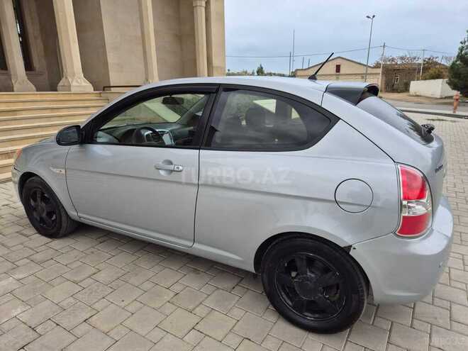 Hyundai Accent-4