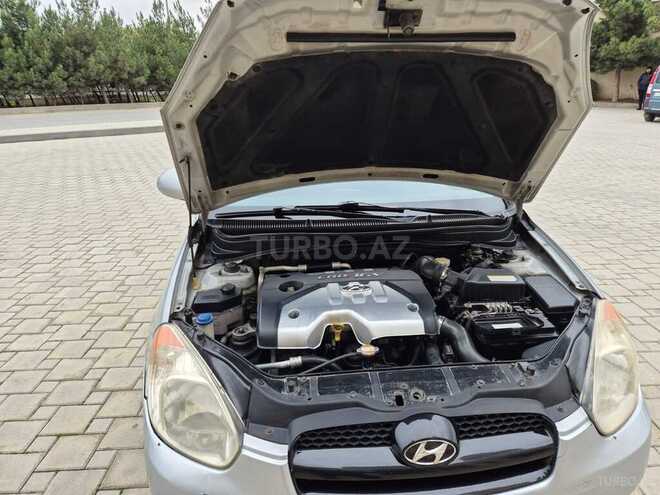Hyundai Accent-10