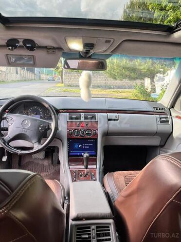 Mercedes E 220-3
