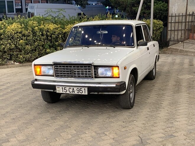 LADA (VAZ) 2107-4