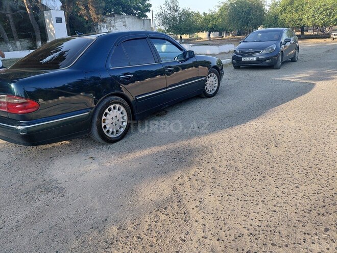 Mercedes E 220-4