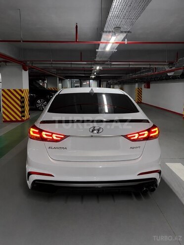 Hyundai Elantra-3