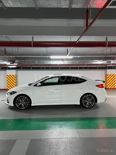 Hyundai Elantra-2