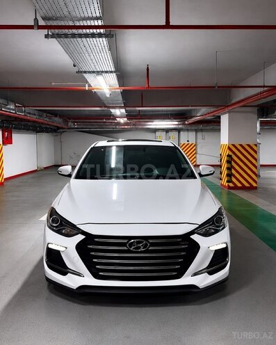 Hyundai Elantra-1