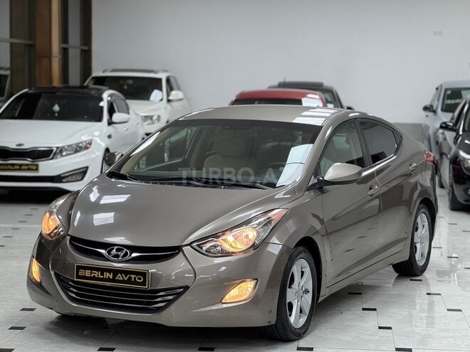 Hyundai Elantra-13