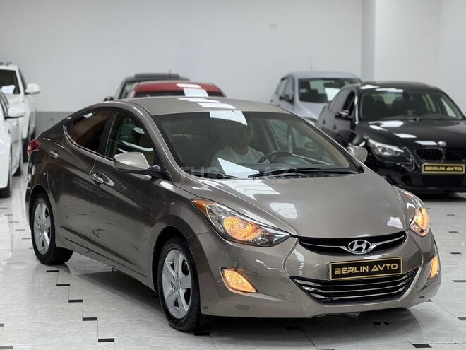 Hyundai Elantra-4