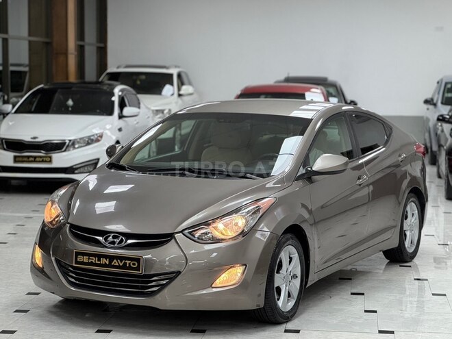 Hyundai Elantra-3