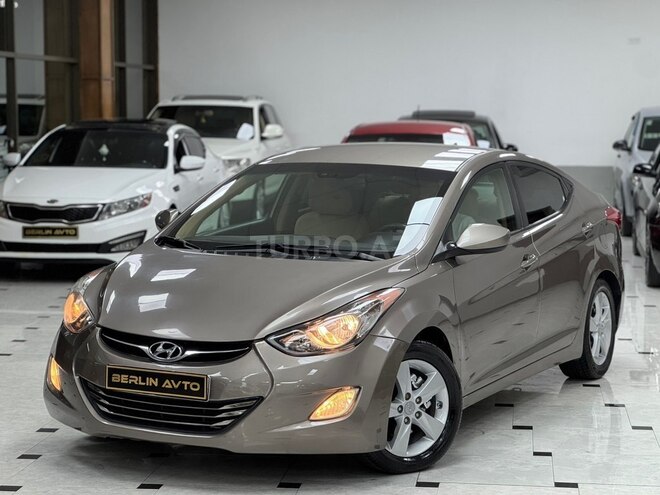 Hyundai Elantra-1