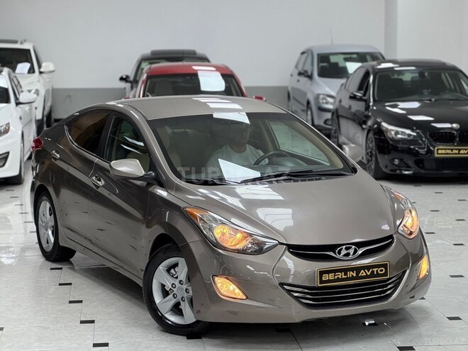 Hyundai Elantra-6