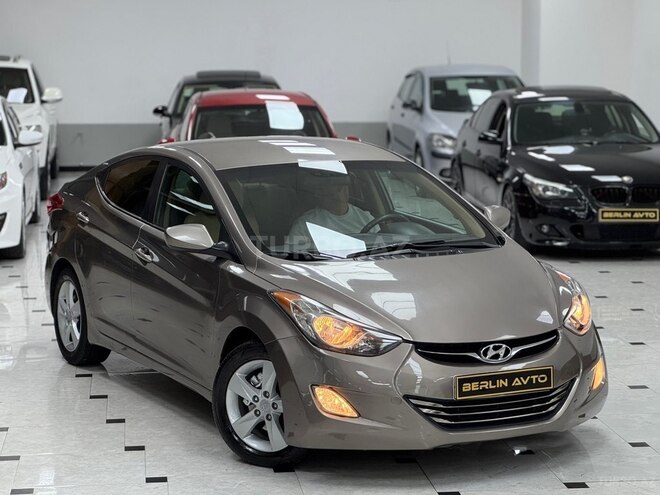 Hyundai Elantra-14