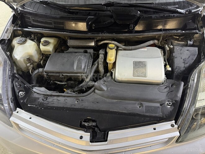 Toyota Prius-7