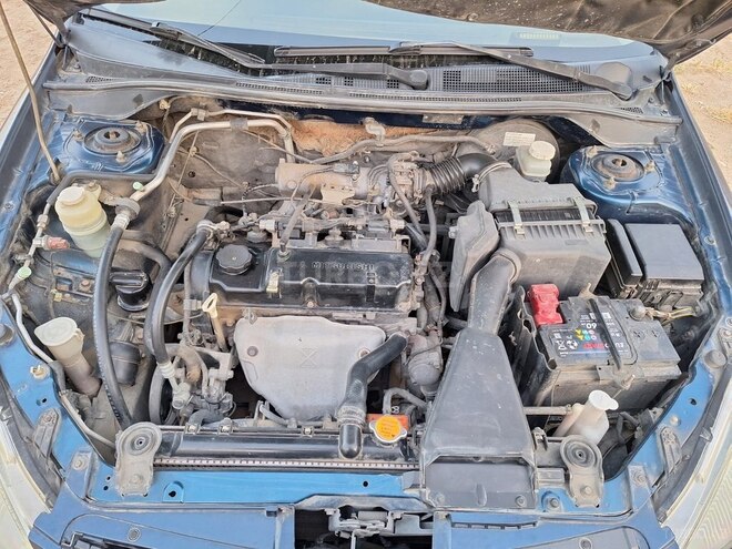 Mitsubishi Lancer-6