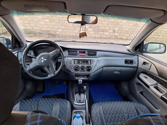 Mitsubishi Lancer-4