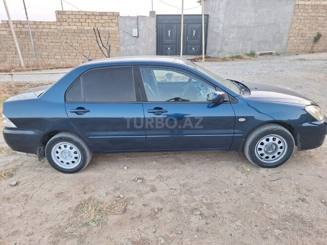 Mitsubishi Lancer-3