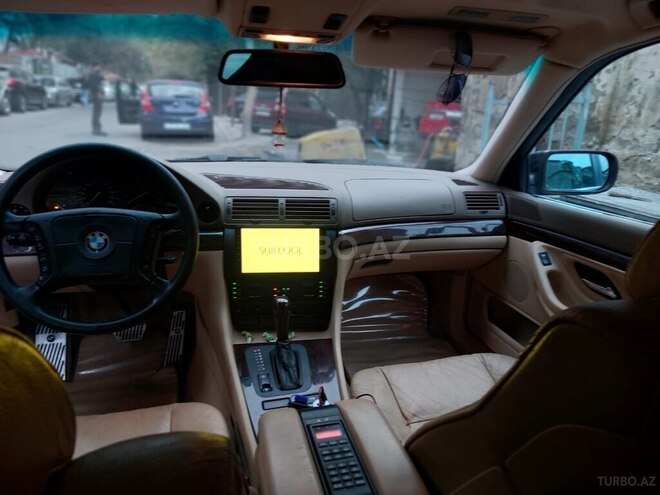 BMW 735-9