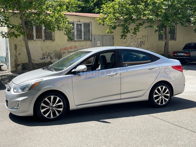 Hyundai Accent-3