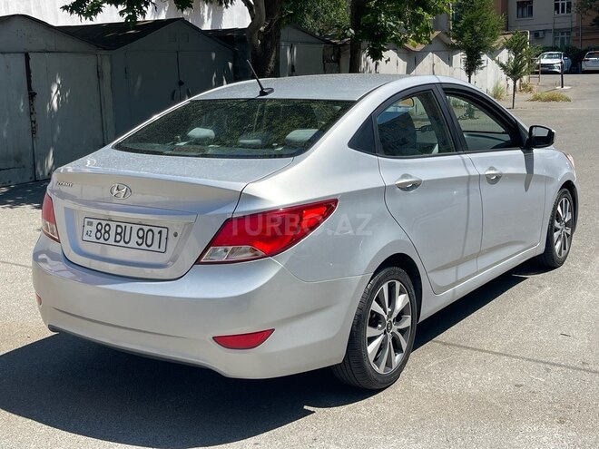 Hyundai Accent-6